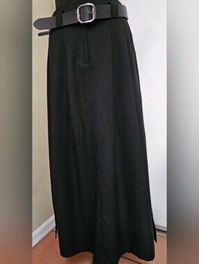 Goelia Elegant Black Maxi Skirt with Belt Detail